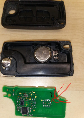 2 Tasten Schlüssel mit Chip.JPG (294.02 KiB) 4327 mal betrachtet 2 Tasten Schlüssel mit Chip.JPG