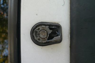 2012-09-25 003 Peugeot 306 - Dachantenne_a.jpg (170.31 KiB) 1554 mal betrachtet 2012-09-25 003 Peugeot 306 - Dachantenne_a.jpg