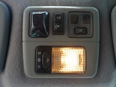 2012-09-25 002 Peugeot 306 - Innenraumleuchte_a.jpg