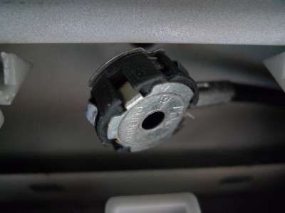 2012-09-26 001 Peugeot 306 - Dachantenne - Innenteil_a.jpg (174.3 KiB) 1488 mal betrachtet 2012-09-26 001 Peugeot 306 - Dachantenne - Innenteil_a.jpg