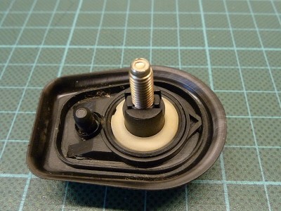 2012-09-26 004 Peugeot 306 - Dachantenne - Außenteil abgenommen_a.jpg (226.95 KiB) 1488 mal betrachtet 2012-09-26 004 Peugeot 306 - Dachantenne - Außenteil abgenommen_a.jpg