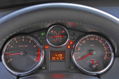 peugeot-207-2008-rc-interior-3.jpg