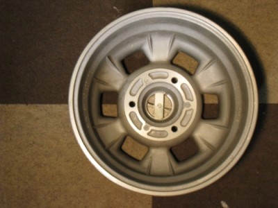 Felge1_hinten.JPG (171.84 KiB) 937 mal betrachtet Felge1_hinten.JPG