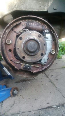 Bremse_h_li.jpeg (221.12 KiB) 10036 mal betrachtet Bremse_h_li.jpeg