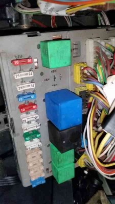 Sicherungskasten.jpg (25.44 KiB) 13170 mal betrachtet Sicherungskasten.jpg